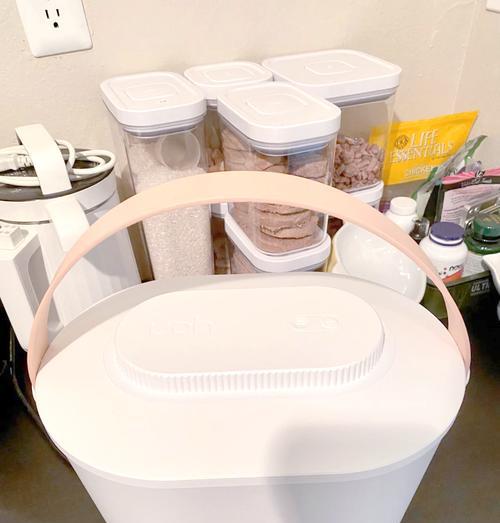 什么桶装猫粮防潮好用又安全？如何选择合适的储存桶？